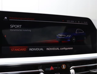 BMW 3 Serie 320i High Executive Edition  | Schuifdak | Leder | Camera | Org. NL / 46