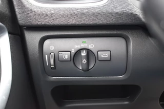 Volvo V40 1.6 T3 MOMENTUM NAVI / PDC / STOEL VERW. / TREKHAAK / 16