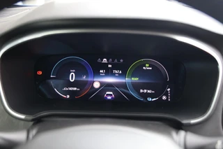 Renault Megane Estate 1.6 E-Tech Plug-In Hybrid 160 Intens|Camera|HUD|Keyless|Dodehoek assistentie / 23