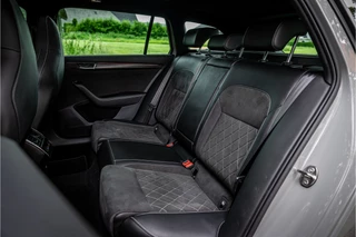 Škoda Superb Combi 1.4 TSI iV Sportline Business  Panorama Matrix ACC 360 Camera / 25