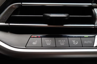 BMW X5 xDrive40i High Executive M Sport Pakket Automaat  / Live Cockpit Professional / Adaptive Air Suspension / Panoramadak Sky Lounge / Bowers & Wilkins / Active Steering / Comfortstoelen / Laserlight / Crafted Clarity / 22 Inch / Leder / M Sportremsysteem / 42