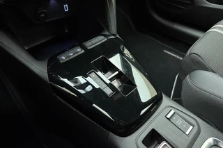 Opel Corsa 1.2 Turbo Hybrid Yes Automaat | Stoel & Stuurverwarming | Navigatie via Carplay | Zwart dak | DAB Radio | Parkeersensoren | Lichtmetalen velgen / 31