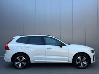 Volvo XC60 2.0 T6 Plug-in hybrid AWD Plus Dark Panorama|H/K Audio|Keyless / 2
