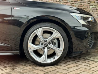 Audi A3 35 TFSI S-Line Automaat ACC B&O Black Style / 13