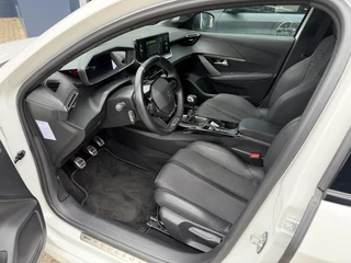 Peugeot 208 1.2 Turbo 100 PK GT | Navigatie | Zwart dak | Sportstoelen | Keyless Start | 17" Lichtmetalen Velgen | Full LED Verlichting | Climate Control | Cruise Control | Camera | Parkeersensoren | Dodehoek detectie | / 35