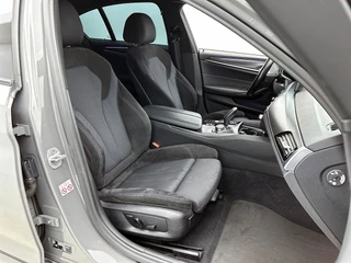 BMW 5-serie 545e xDrive M Sport | Camera | Adaptive Cruise | Stoelverwarming | / 6