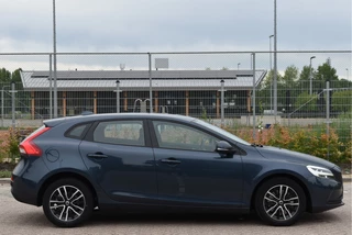 Volvo V40 1.5 T2 Polar  | NL-Auto | Historie | Standkachel | Stoelverwarming | Nav | Sfeerverl. | Full LED | Zeer netjes / 27
