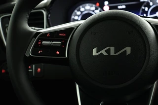 Kia Ceed 1.5 T-GDi DynamicPlusLine Automaat *DEMO* - Trekhaak - Navigatie - Stoel-/stuurverwarming - Cruise Control - Climate Control - Fabrieksgarantie tot 04-2032 / 41