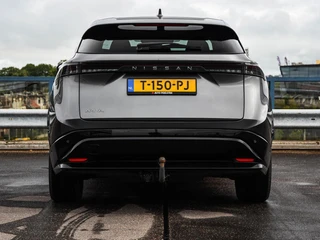 Nissan Ariya Evolve 91 kWh | SOH 99% | Panoramadak | Trekhaak | ACC | HUD | Voorstoelen verwarmd en geventileerd | Warmtepomp | 360 Camera | 19" / 7