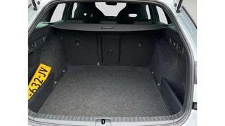 Škoda Octavia Combi 1.0 e-TSI Sport Business / 11