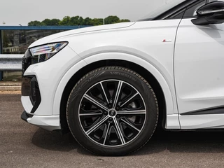Audi Q4 e-tron 40 Launch edition S Competition 77 kWh | Trekhaak | HUD | Warmtepomp | ACC | Matrix LED | Leder | Keyless | Camera | Sonos audio | 20" | Dealeronderhouden / 55