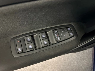 Renault Megane E-Tech Estate 1.6 Plug-In Hybrid 160 Business Zen stoel en stuurverwarming / camera / navigatie / 18