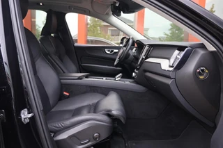 Volvo XC60 T6 Recharge AWD Inscription | Stoelverwarming | Trekhaak | Parkeercamera | Panoramadak | Pilot Assist |  BLIS  | Leder | Keyless / 30