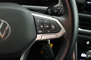 Volkswagen T-Roc 1.0 TSI 110pk Style Trekhaak LED Virtual Cockpit Navigatie / 18