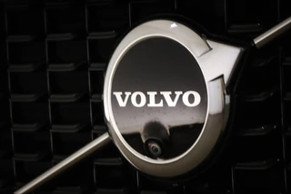 Volvo V60 2.0 B4 Ultimate Dark | PANORAMADAK | HEAD UP | STANDKACHEL | ACHTERBANKVERWARMING | 360 CAMERA | 20" / 19