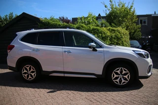 Subaru Forester 2.0i e-BOXER Luxury / 2