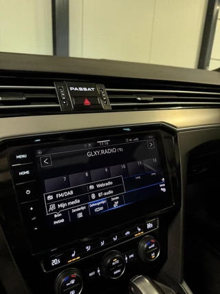 Volkswagen Passat 1.6 TDI R-line Pano Virtual Trekhaak NAP / 44