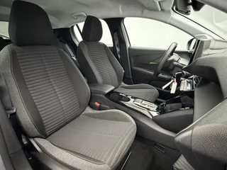 Peugeot e-208 EV Active 50 kWh 3-Fase SOH 95,6% Warmtepomp | Navigatie | Full-Led | Carplay&Android / 12