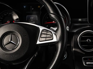 Mercedes-Benz GLC-klasse 250 4MATIC Premium Plus AMG | Panoramadak | Trekhaak | Memory | Camera | Distronic Pro | 20" | Dealeronderhouden / 19