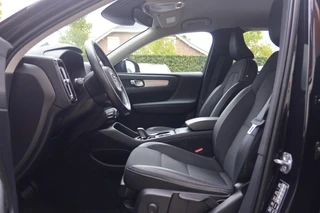 Volvo XC40 T4 Momentum | Stoelverwarming | Trekhaak | Parkeercamera | Keyless / 18