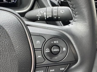 Toyota Corolla Cross 2.0 HYBRID 184PK FIRST-EDITION BLIND-SPOT EL-ACHTERKLEP LM-VELGEN KEYLESS PARK-SENSOREN STOELVERW DRAADLOOS-LADEN AD-CRUISE BLUETOOTH / 25