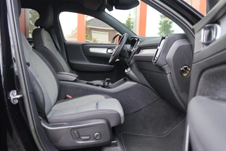Volvo XC40 T4 Recharge Plus Bright | Stoelverwarming | Trekhaak | 360° Camera | H/K | Keyless / 27