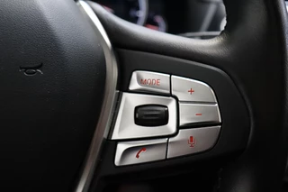 BMW X3 xDrive30i High Executive xLine Automaat  / Panoramadak / Trekhaak / Sportstoelen / Leder / 19 Inch / Driving Assistant Plus / Hifi / LED / Head-Up Display / Achteruitrijcamera / Stoelverwarming / Adaptief Onderstel / Multifunctioneel Instrumentenpaneel / 49
