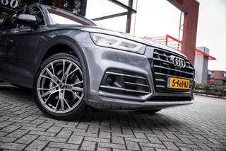 Audi Q5 50 TFSI e Quattro Pro Line | Luchtvering | Matrix LED | Inparkeersysteem | Drive select | Trekhaak | Navigatie | SoH 94% | / 19