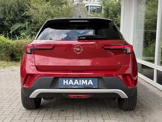 Opel Mokka-e Elegance 50-kWh | Navigatie | 100kW snelladen | Adaptieve Cruise Control | Climate Control | Achteruitrijcamera | Two Tone / 18
