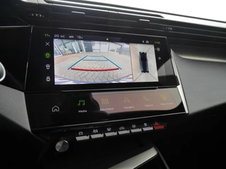 Peugeot 308 1.2 Hybrid 145 e-DCS6 GT € 6000,- DEMOVOORDEEL! | AGR stoelen | Stoel en stuurverwarming | Camera rondom | Adaptieve cruise control | Panoramadak | Afneembare trekhaak | Full led | 18 inch lichtmetalen velgen / 36