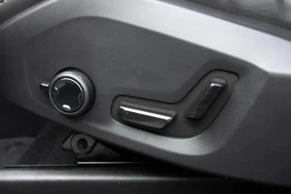 Volvo XC60 2.0 T6 PHEV Long range AWD R-Design|360 Camera|Trekhaak|Harmann|HUD|Stoel+Stuurverwarming| / 32