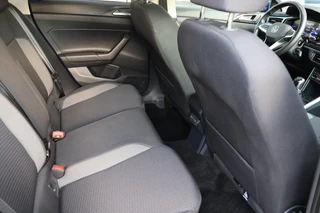 Volkswagen POLO Achteruitrijcamera App-connect Navigatie Parkeersensoren / 16