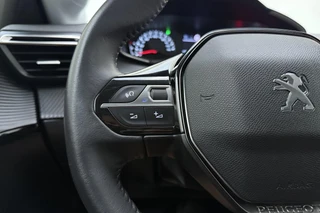 Peugeot 208 1.2T Allure Pack | 100PK | Parkeer Camera Achter | Stoelverwarming Voor | Privacy Glas | LED | Cruise Control | DAB+ | / 19