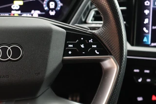 Audi Q4 Sportback e-tron 40 204pk S Edition 77 kWh SOH 91% Stoelverwarming Camera HUD Keyless ACC S-Line / 20