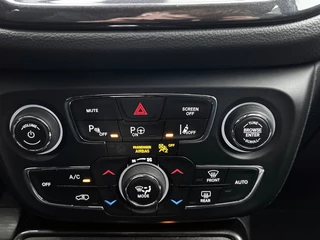 Jeep Compass 4xe 240 Plug-in Hybrid Electric S | Automaat | Cruise control | Navigatie | Camera | Leder / 35
