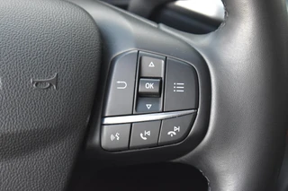 Ford Focus Wagon 1.0 EcoBoost Hybrid Titanium / 17
