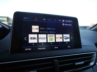 Peugeot 3008 1.2 PureTech Blue Lease Executive | Trekhaak | Navigatie | Climate control | Lichtmetalen velgen | Cruise control | Parkeersensoren achter | Apple carplay/Android auto / 28