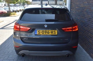 BMW X1 sDrive20i High Executive / 9