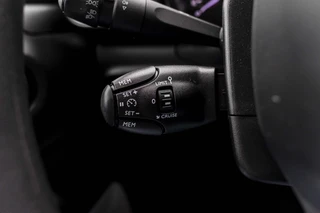 Citroën C3 1.2 PureTech Live  LED | Cruise | NL Auto / 33