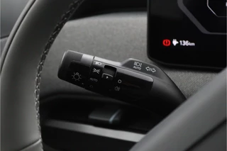 Kia EV3 Plus 81.4 kWh  - Prijs incl. €3.000,- inruilpremie - Stoel/Stuur Verwarming - Climate Control - Draadloze oplader - Navigatie - Fabrieksgarantie tot 06-2033 / 22