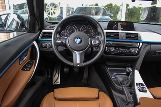BMW 3-serie Touring 318i Centennial Executive M-sport | 2e eigenaar | HiFi audio | Navigatie | Bluetooth | Climate control | M-sportstuur | Cruise control | PDC | 18 inch | Trekhaak / 11