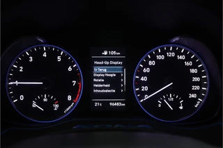 Hyundai Kona 1.0T Premium  - Elektrische Stoelen - Trekhaak - Stoelverwarming - Achteruitrijcamera - Climate Control - Apple Carplay/Android Auto - Virena Zekerheidspakket t.w.v. €895,- / 55