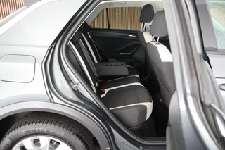 Volkswagen T-Roc 1.5 TSI 150pk DSG Sport Trekhaak Virtual cockpit Adaptive cruise Stoelverwaming PDC / 11