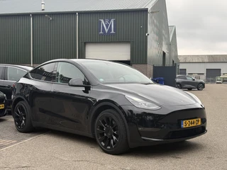 Tesla Model Y Long Range AWD 75 kWh / 9
