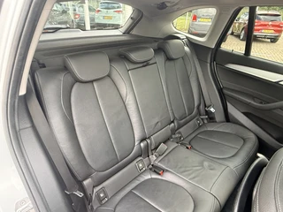 BMW X1 xDrive20i High Executive  | Afn. trekhaak | Pano | LED | Leder | Sportstoelen | Apple/Android | Stoelverwarming / 76