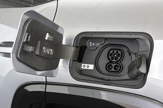 Jeep Compass First Edition 74 kWh  Panoramadak 360 Camera Massage / 33
