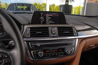 BMW 3-serie 316i Executive | Luxury Line | Sportstuur | Cruise control | Sportstoelen | Stoelverwarming | Climate control | Navigatie | Bluetooth | Regensensor | Lichtpakket | 18 inch | PDC / 23