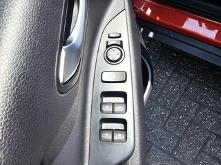 KIA Stonic 1.0 100pk DynamicPlusLine I Navi I Clima I PDC voor + achter / 17