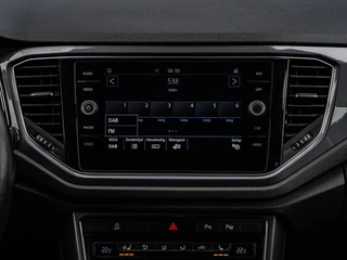 Volkswagen T-Roc 1.5 TSI 150 PK DSG Style IQ.DRIVE | Trekhaak | Virtual Cockpit | LED | ACC | Camera | Dodehoekdetectie | Stoel-/Stuurverwarming | Navigatie | Apple CarPlay/Android Auto | 18" / 26