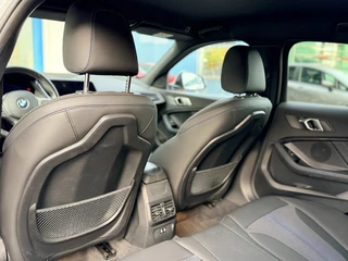 BMW 1 Serie 118i Business Edition M Sport I Carplay I Hifi I Climate contr. / 23